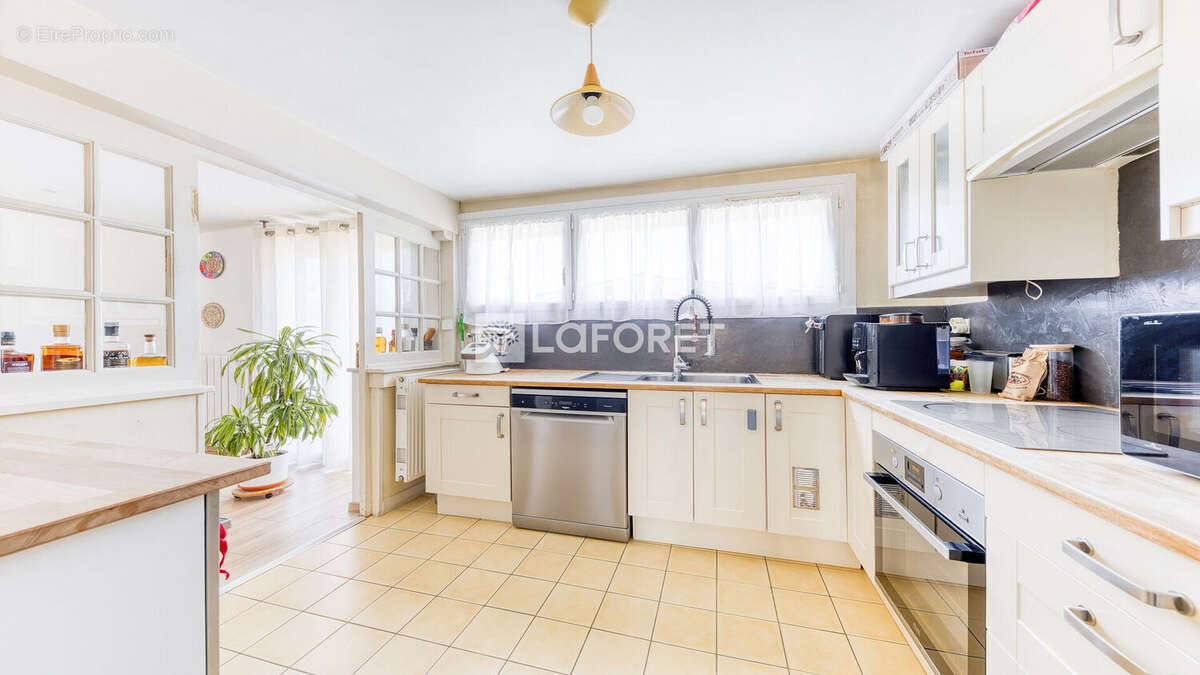 Maison à vendre à Roissy En Brie 4 pièce(s) 105.74 m2 - photo 2