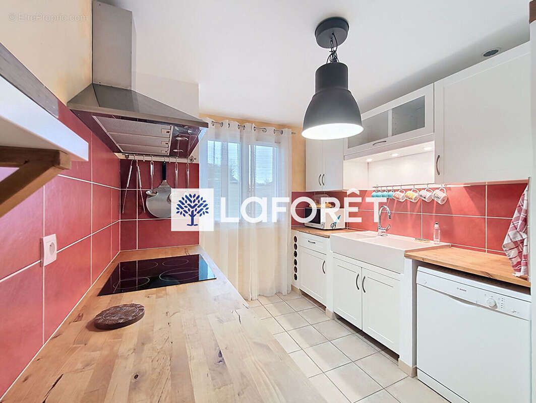 Maison à JOUY-LE-CHATEL