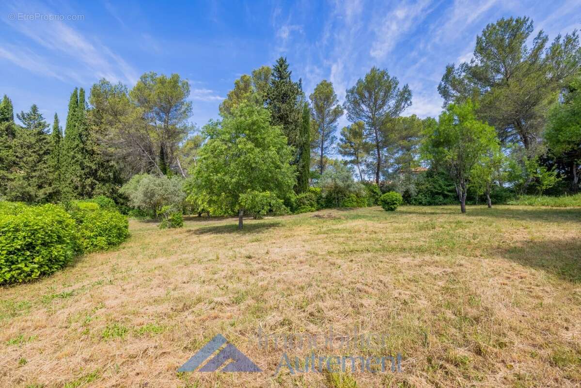 Maison à LE THOLONET