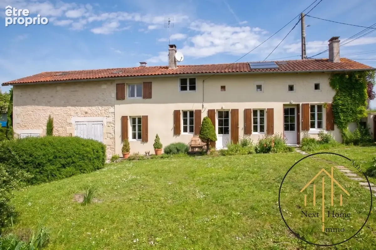 Maison à YVIERS