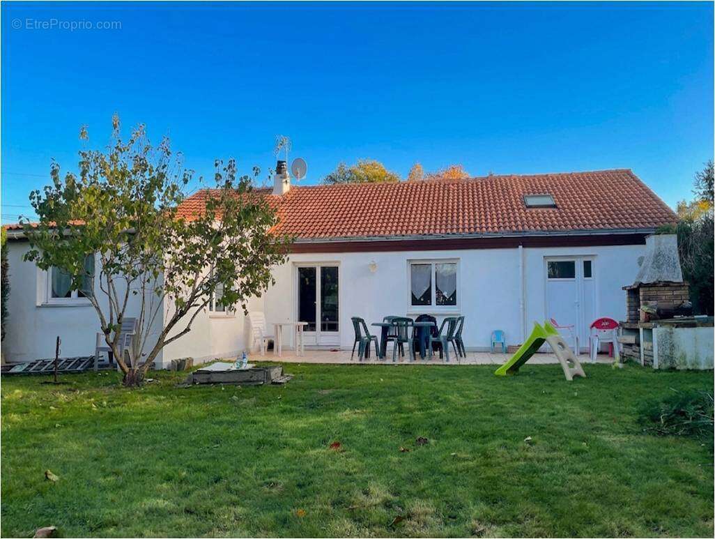 Maison à SAINT-SEBASTIEN-SUR-LOIRE