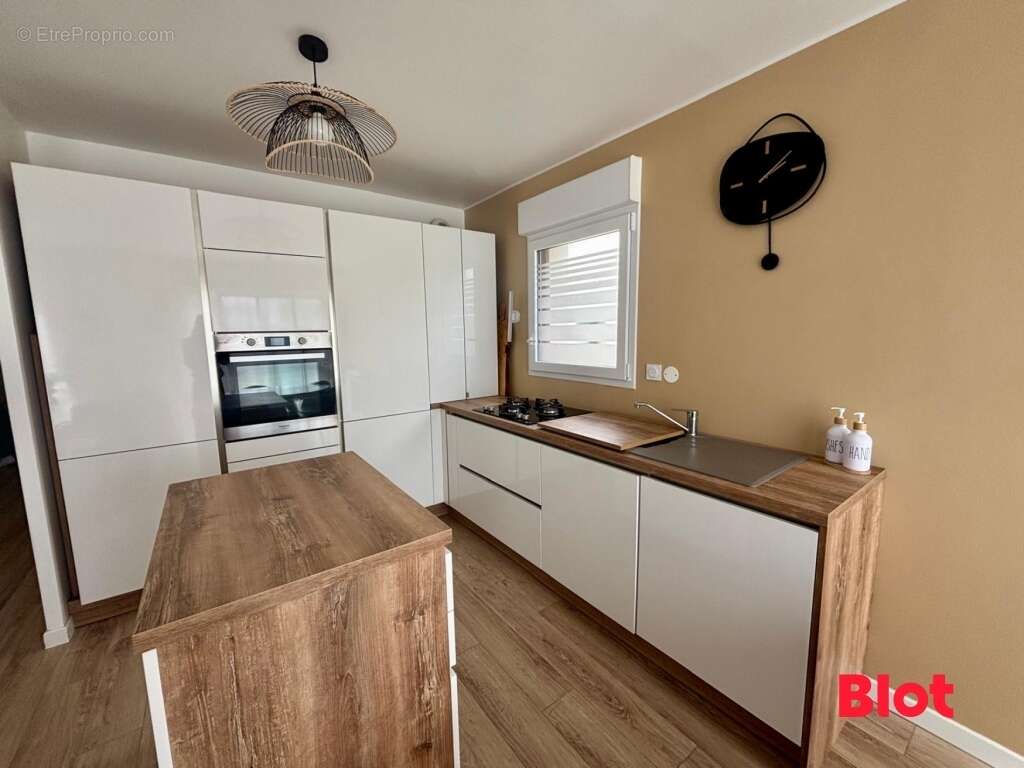 Maison à SAINT-ERBLON