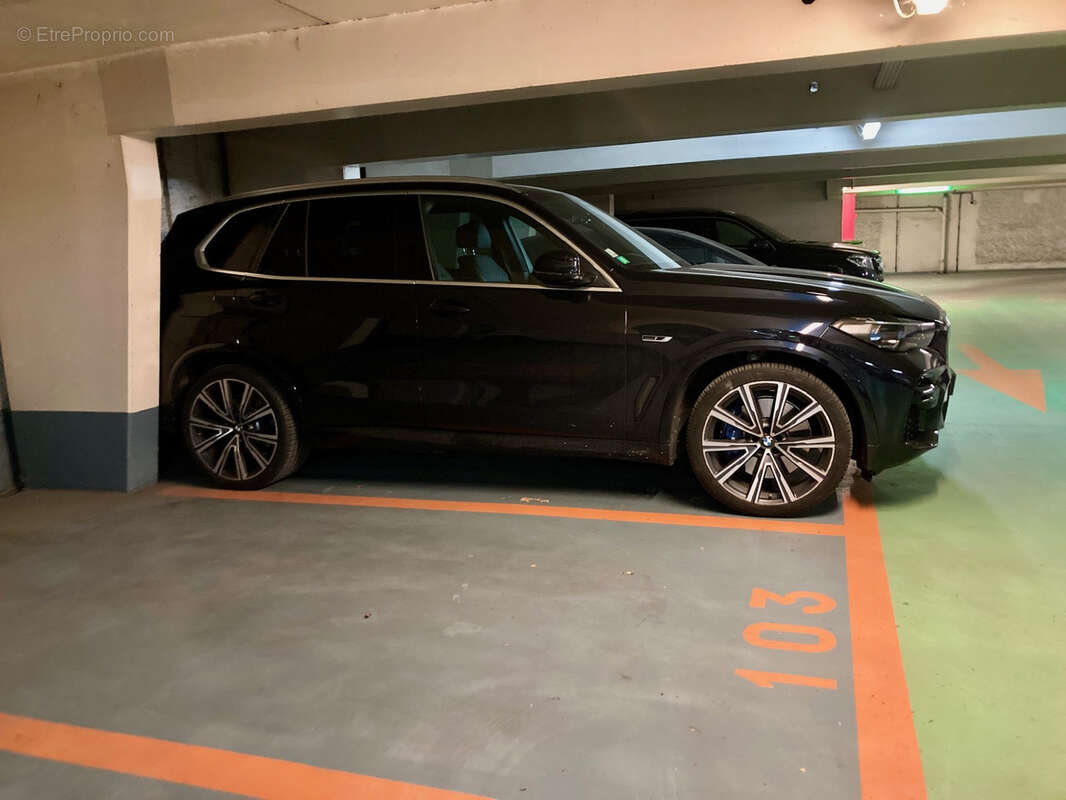 Parking à PARIS-6E