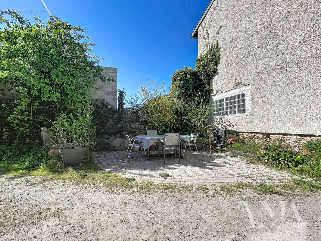 Appartement à SAINT-GENIS-LES-OLLIERES