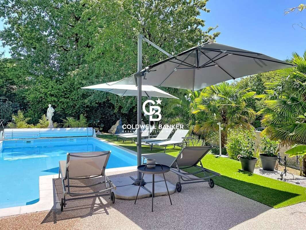 Maison familiale de charme avec piscine et dépendances à Saintes - photo 7