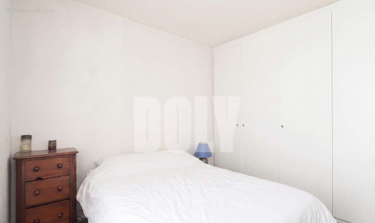 Appartement à PARIS-1E