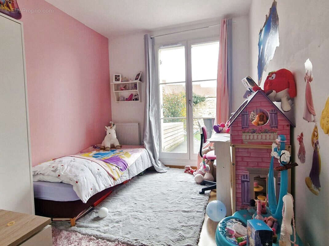 Appartement à LA CHAPELLE-EN-SERVAL