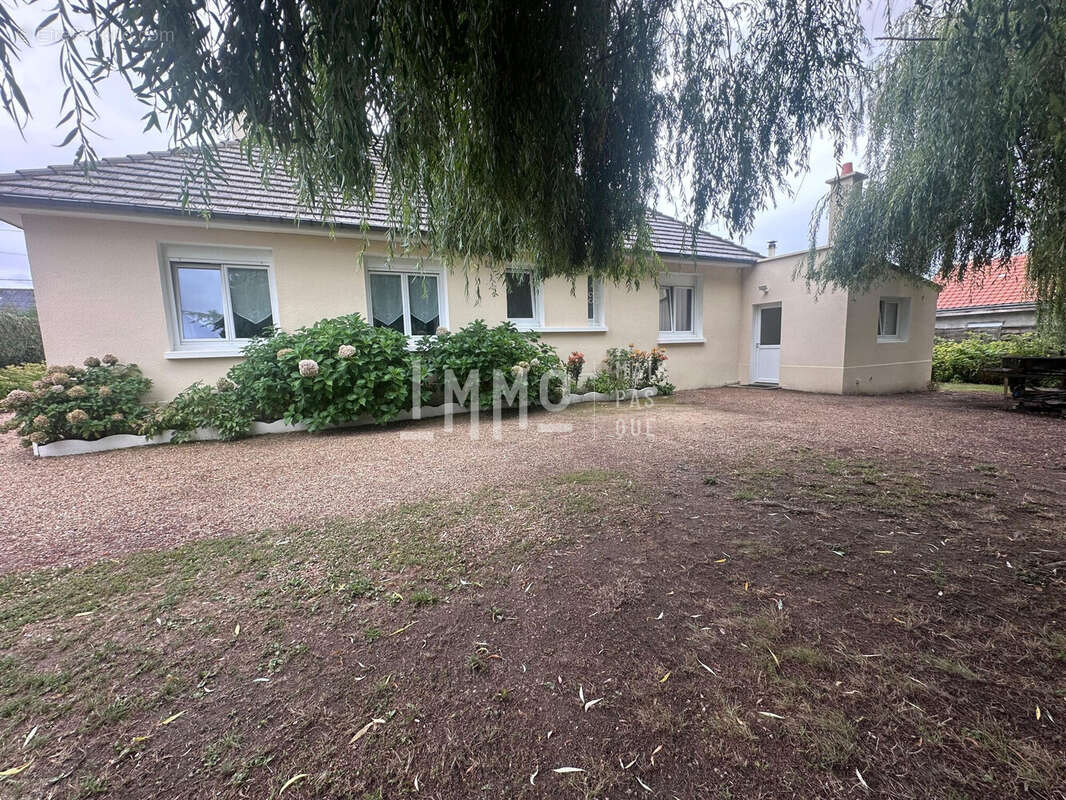 Maison à VOUVRAY-SUR-LOIR