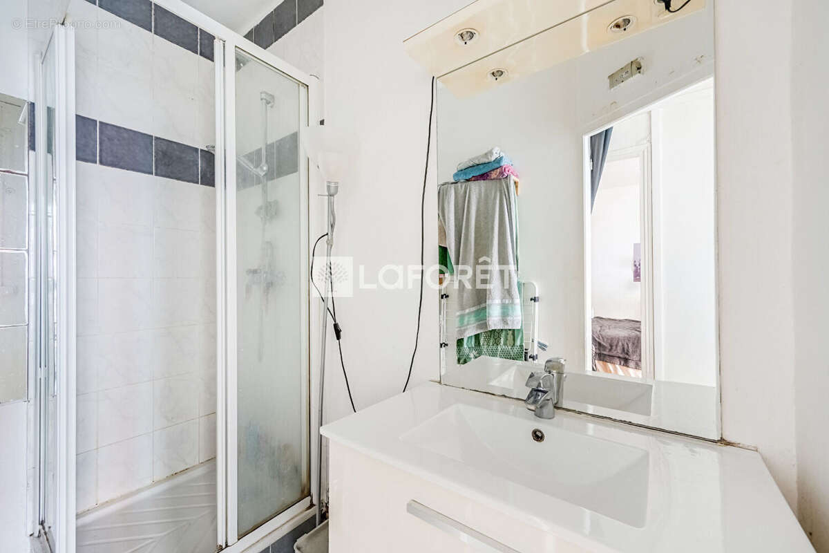 75018 : rue cyrano de bergerac - emplacement recherche - ideal investisseur ! - photo 5