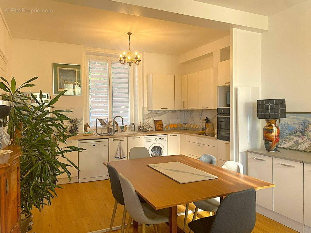 Appartement à NEUVILLE-SUR-SAONE