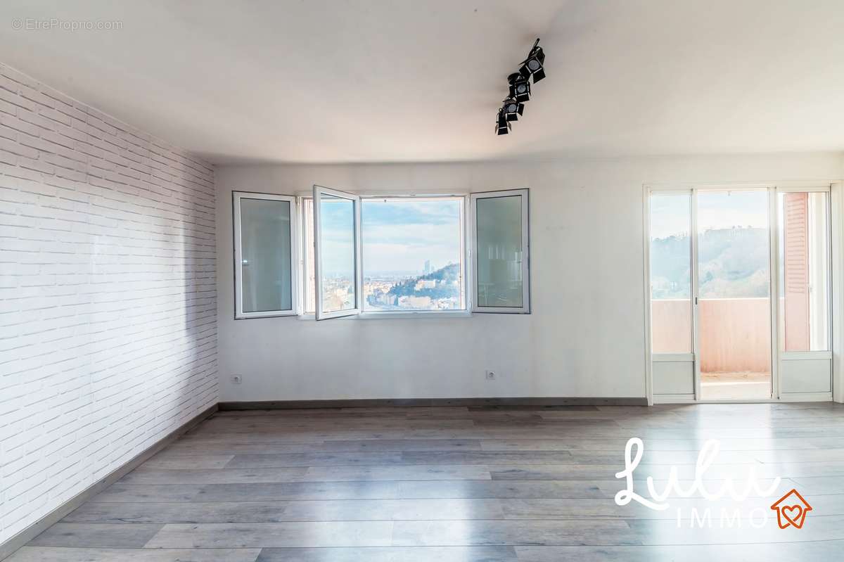 LYON 9ème – Appartement T2 Bis 66m2 avec balcon, cave et garage - photo 2