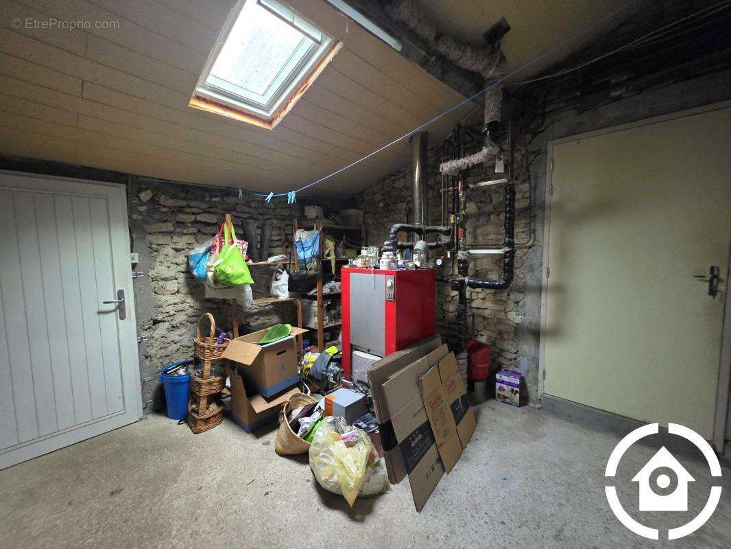 Maison à GENSAC-LA-PALLUE