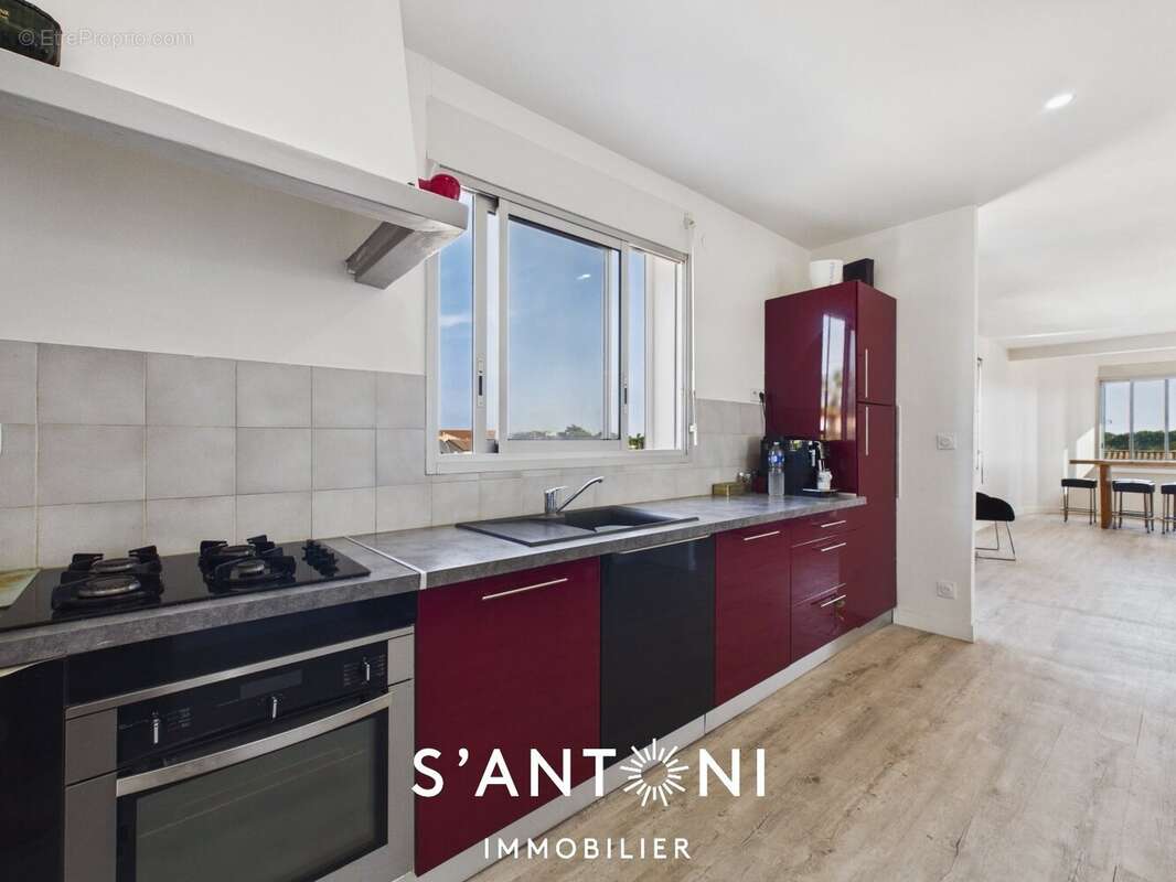 EXCLUSIVITE à CERS  Appartement sans charge de co-propriété DE 100m² entièrement rénové en 2024, 3 chambres, garage, parking pr - photo 6