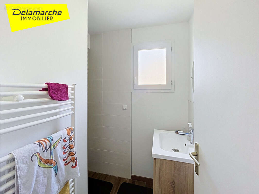 Exclusivité maison 3 pièces à vendre à Folligny (50320) avec garage et combles aménageables sur terrain d'env. 490m² - photo 6