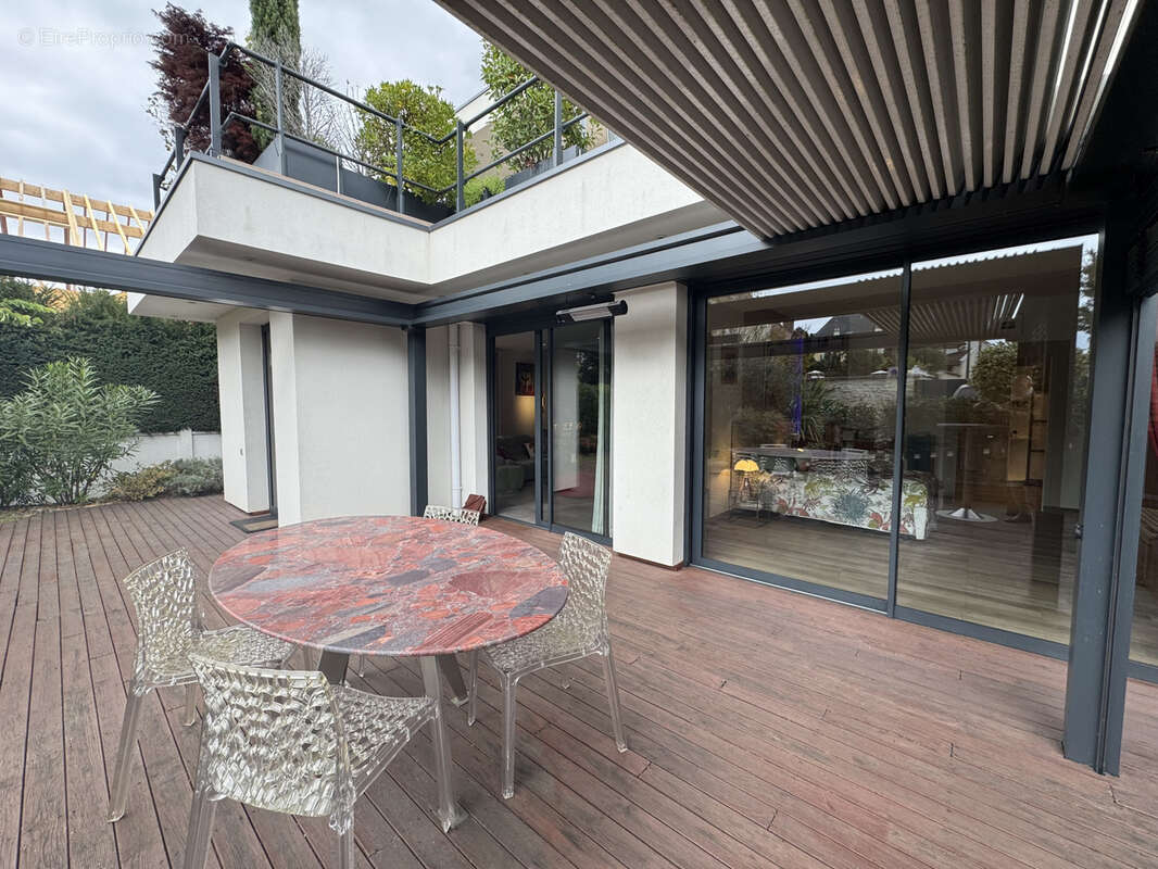 Maison à SAINT-MAUR-DES-FOSSES