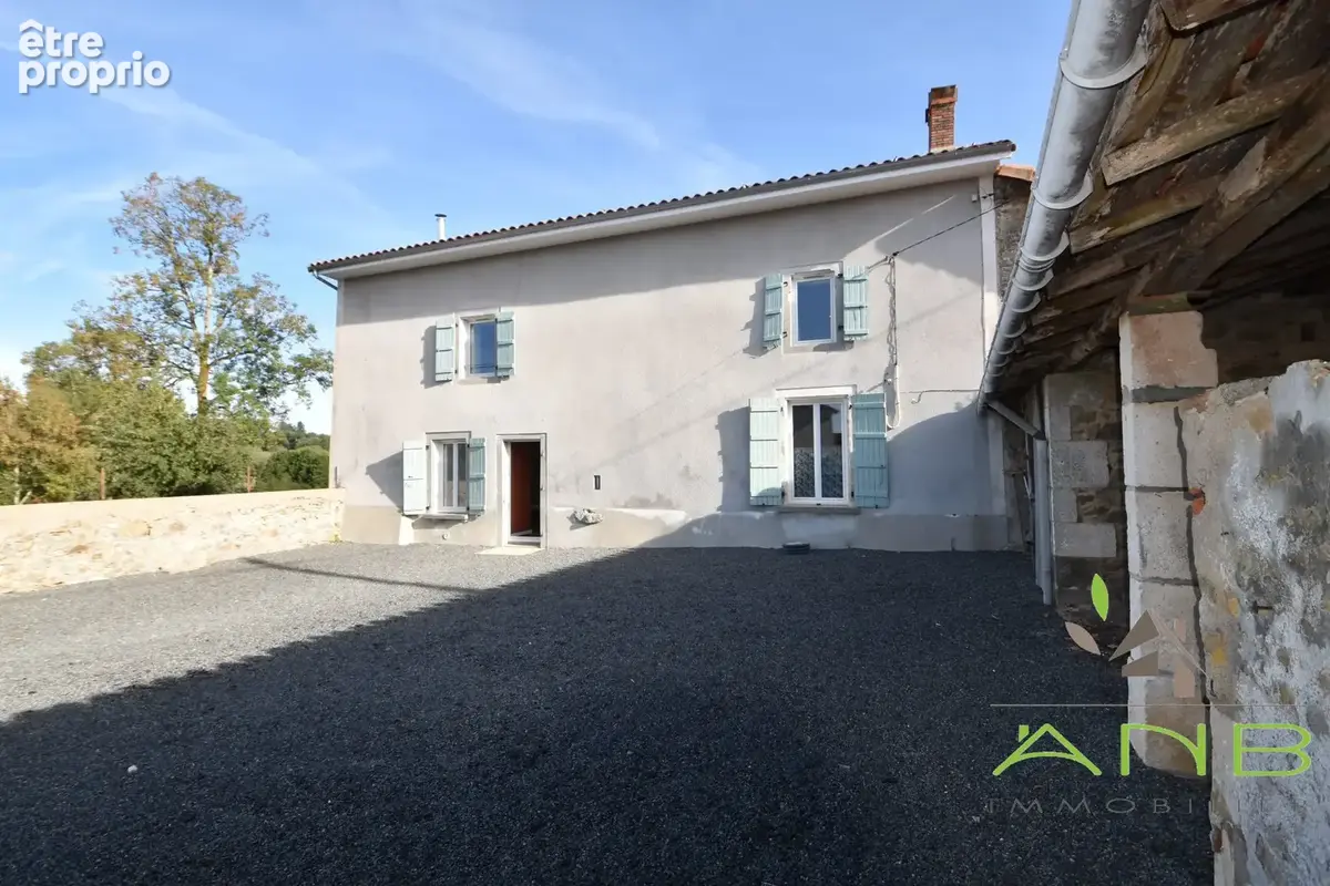 Maison 4 pièces 142 m² à vendre à Roussines (16310) - photo 2