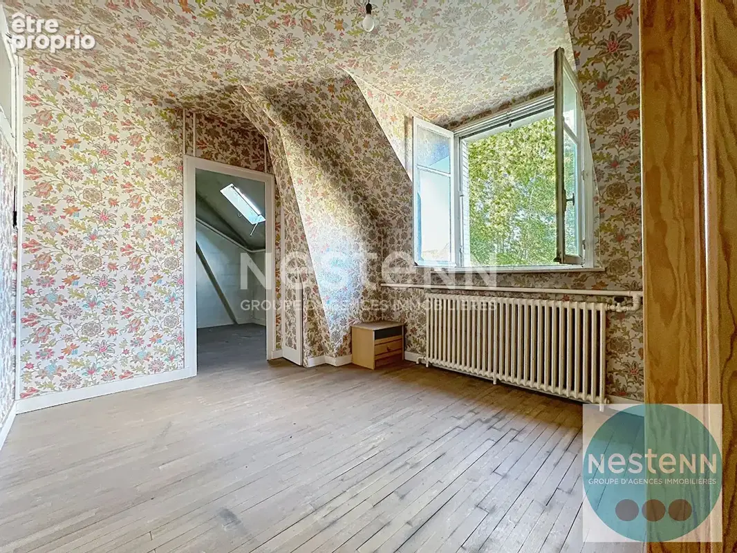 RARE À CONTRES - 227 m², 6 chambres, grange et énorme potentiel à 2 min du centre ! - photo 7