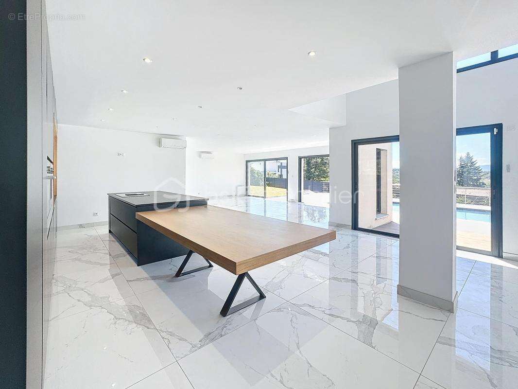 Maison à LA FOUILLOUSE