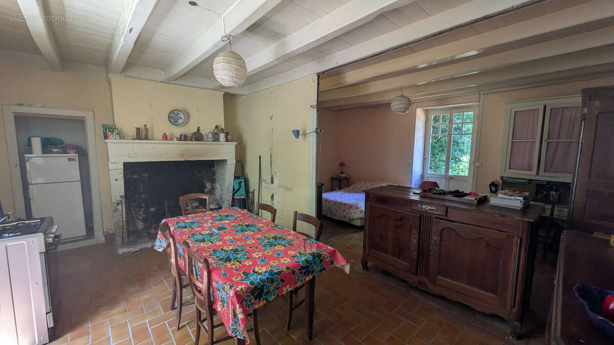 Maison à renover - 3 chambres - granzay gript - photo 6