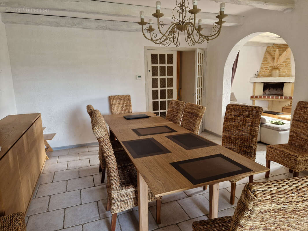 Maison à SAINT-JEAN-DU-PIN