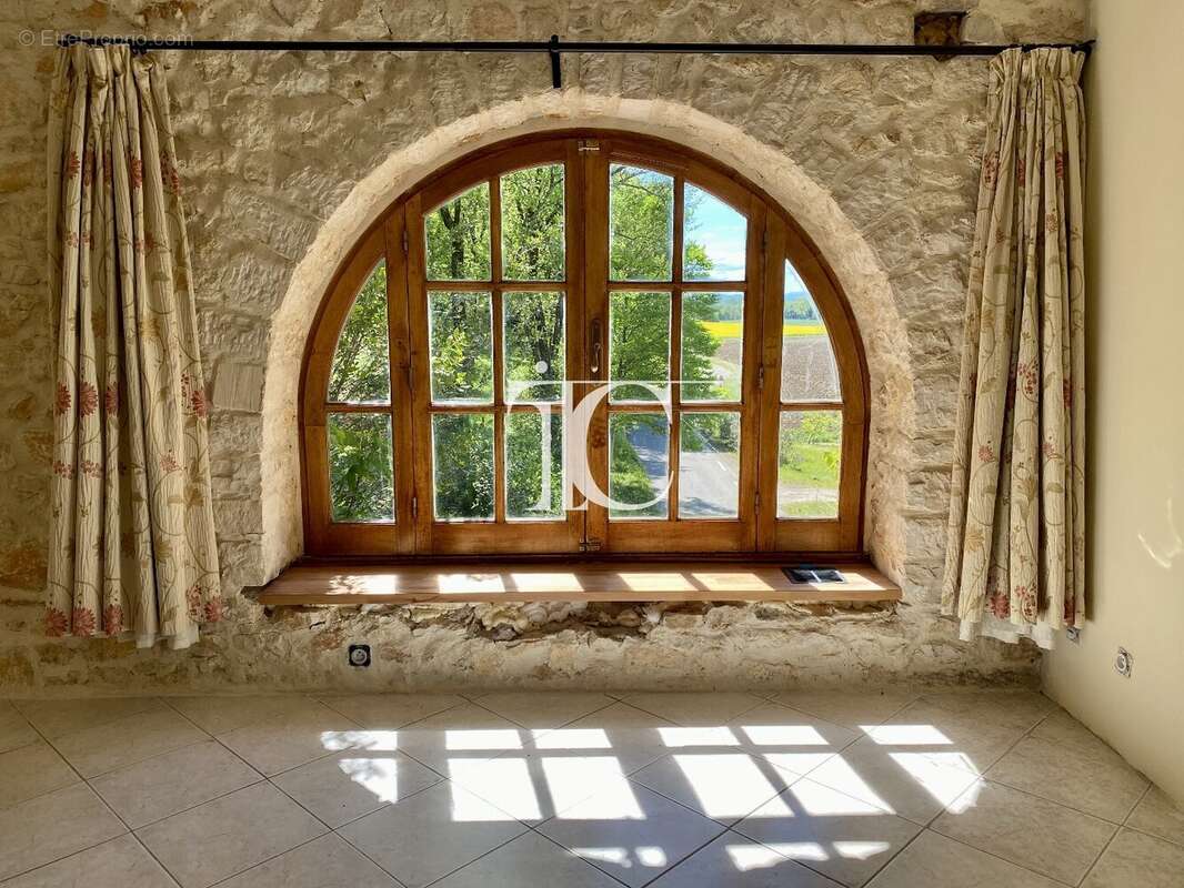 Maison à BARJAC