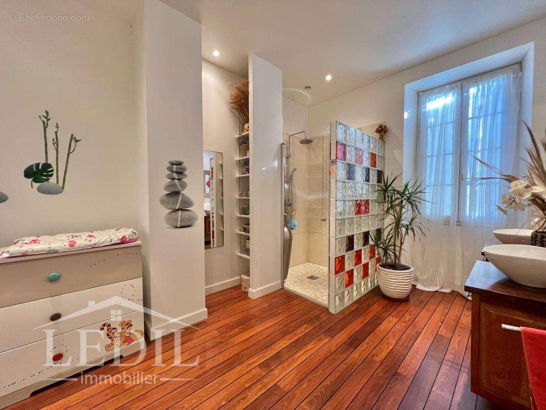 Maison à POUSSIGNAC