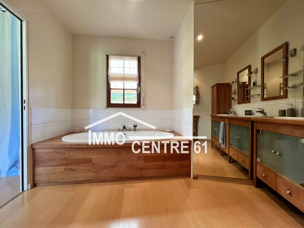 Maison à LA FERTE-MACE