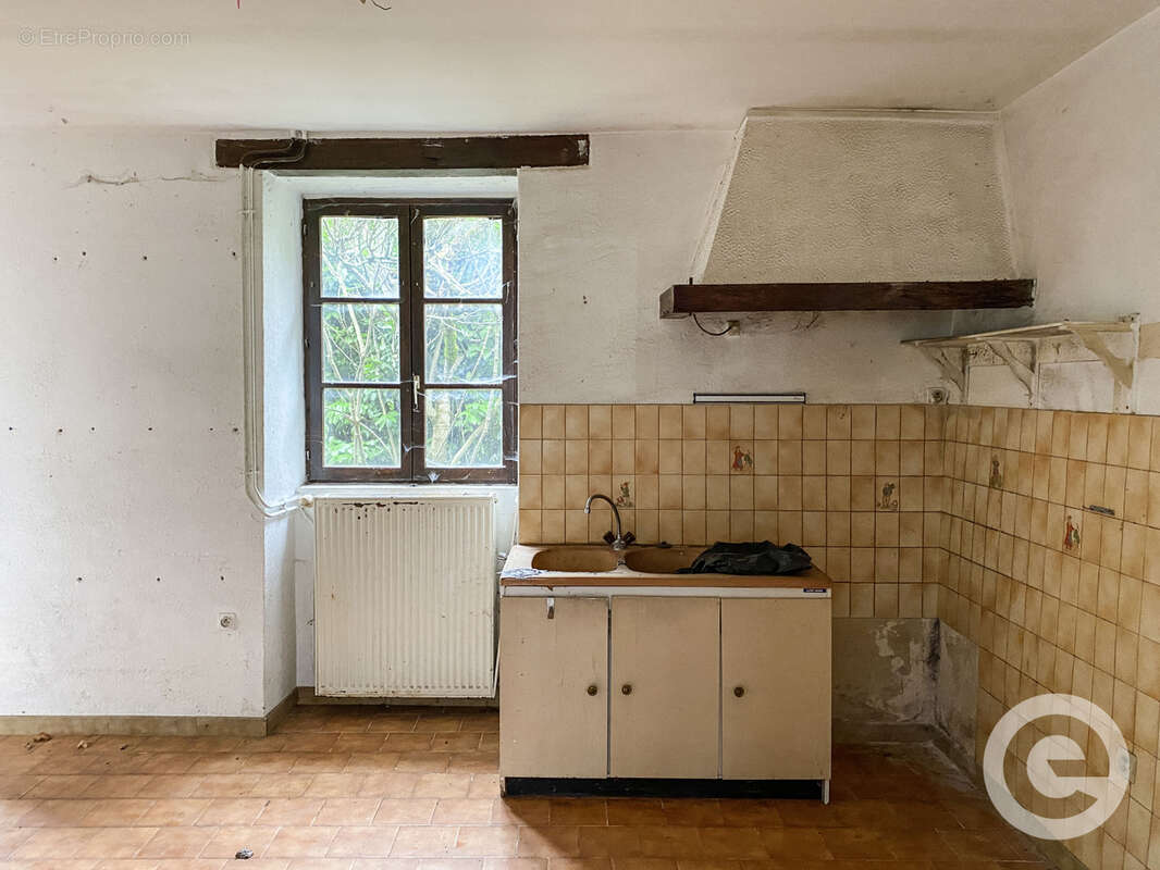 Maison à FONTENAY-PRES-VEZELAY