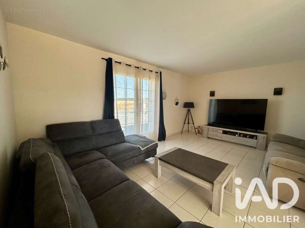 Maison 140 m² à Neuille  - photo 5