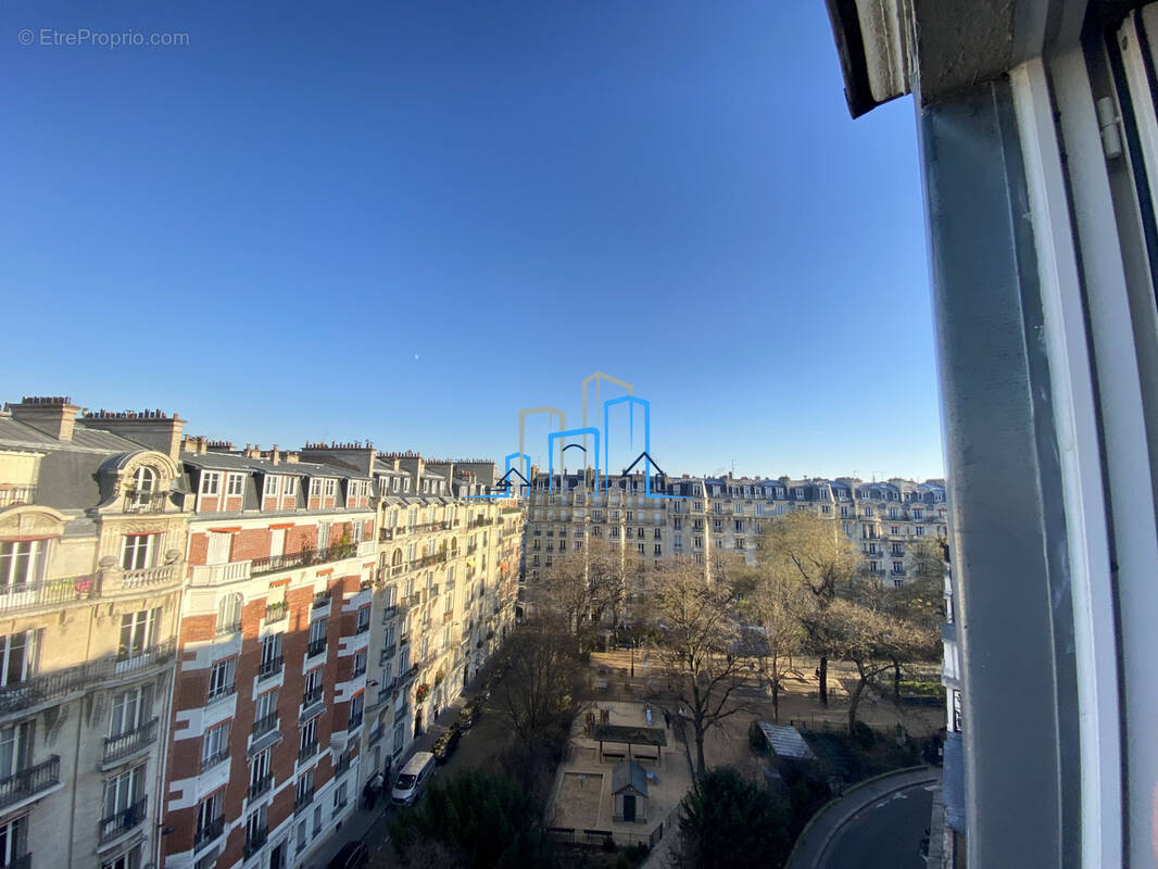 Appartement à PARIS-18E