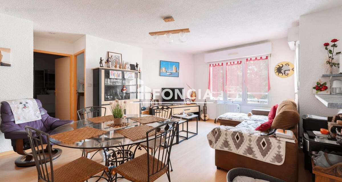 T2 de 48 m2 avec loggia, ascenseur, parking privatif, vendu libre ! - photo 3