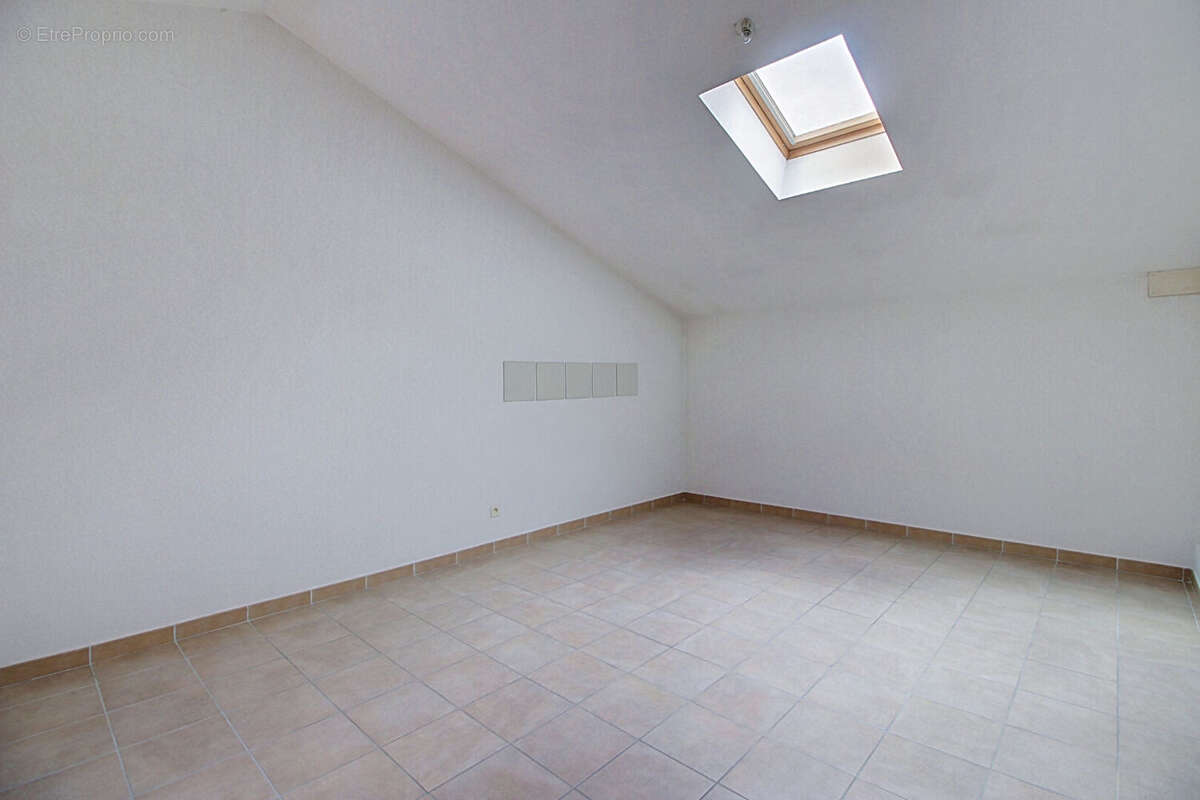A VENDRE EXCLUSIVITE ! Appartement Lorgues 4 pièces 80 m² - photo 12