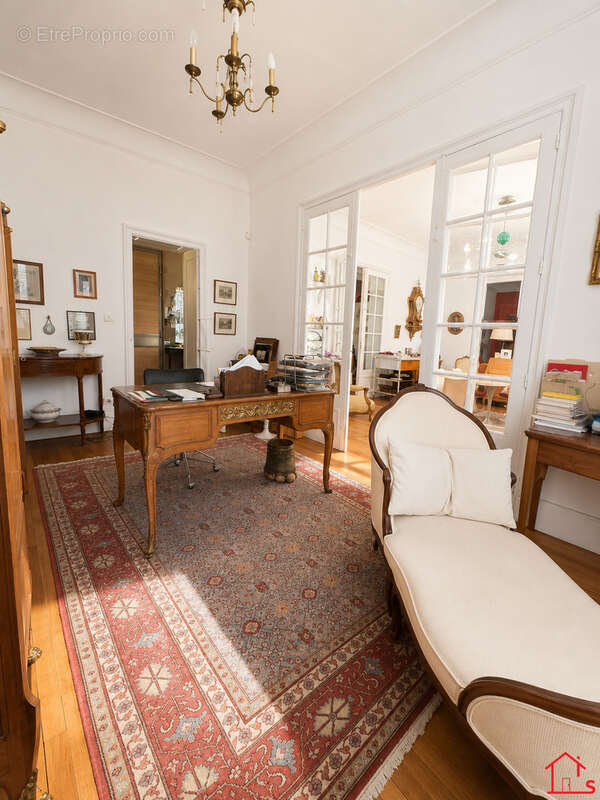 Avenue anatole france vaste appartement de caractere - photo 11