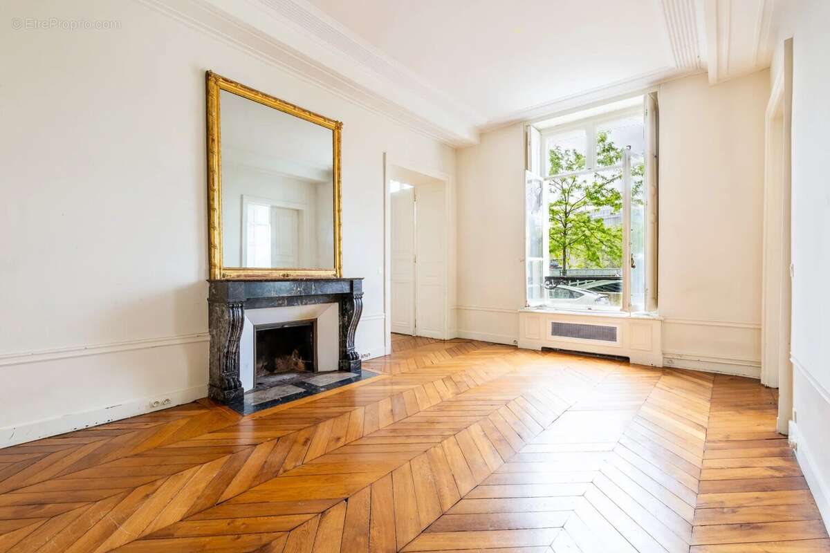 Appartement à PARIS-4E