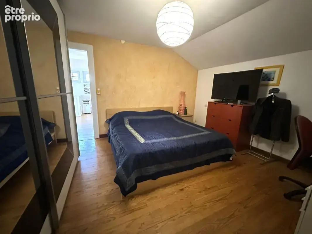 PFASTATT – grande villa avec piscine extérieure et appartement en rez-de-jardin - photo 17