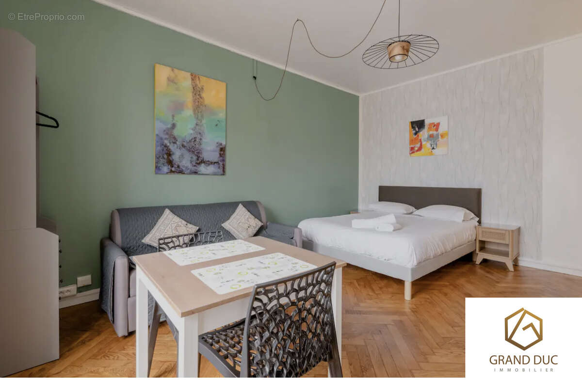 Appartement à MARSEILLE-2E