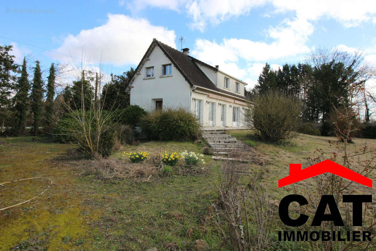 Maison à REMAUVILLE