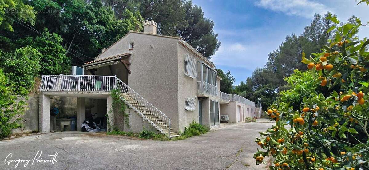 Photo 6 - Maison à LE REVEST-LES-EAUX