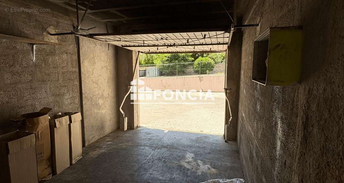 A vendre garage dans résidence sécurisée - photo 3