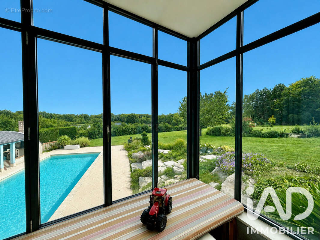 Maison 360 m² à Beaugency  - photo 2