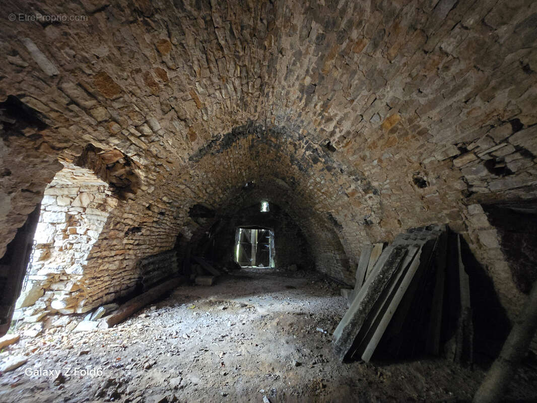 A vendre La Cavalerie - Belle grange à réhabiliter - photo 8