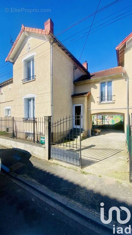 Photo 1 - Maison à VIRY-CHATILLON