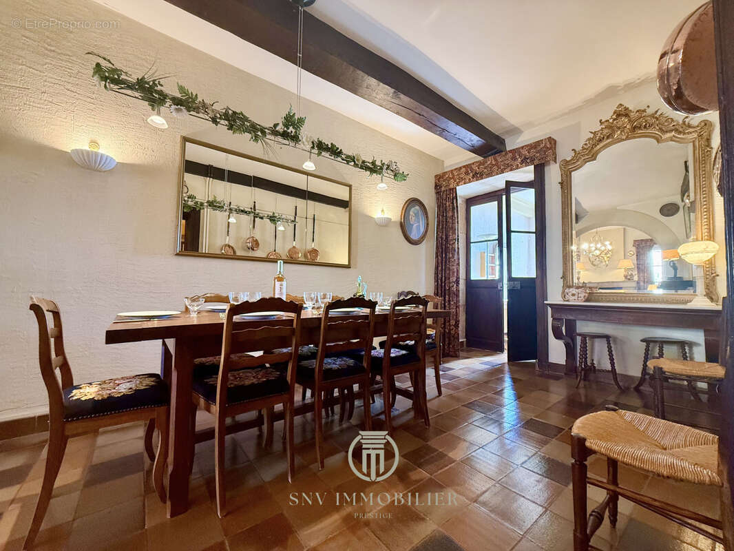 Maison à SEMUR-EN-BRIONNAIS