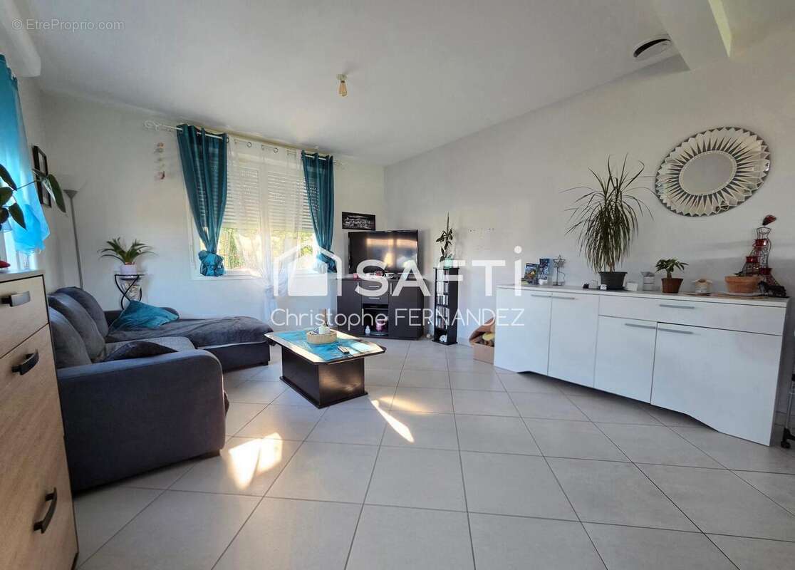 Maison 304 m² à Montendre  - photo 5