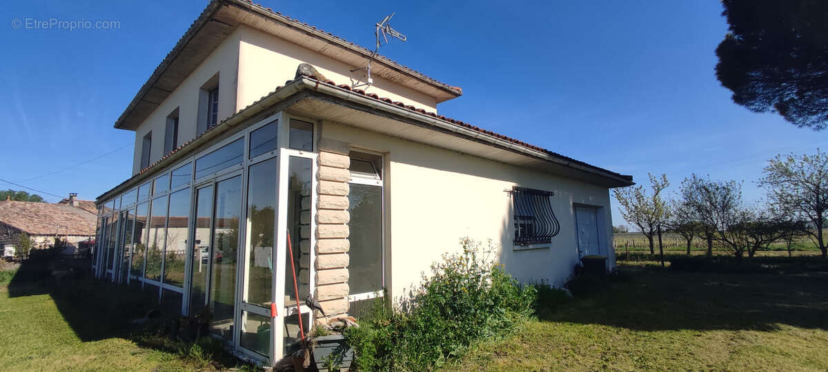 Maison à CHENAC-SAINT-SEURIN-D'UZET