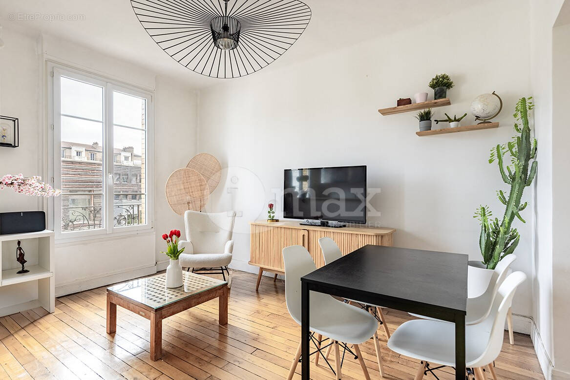 Appartement à COURBEVOIE