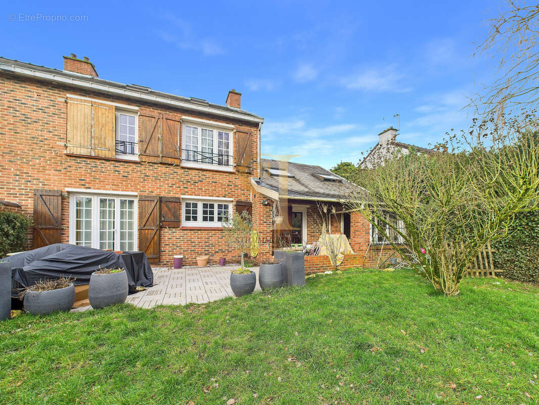 Maison à COMBS-LA-VILLE