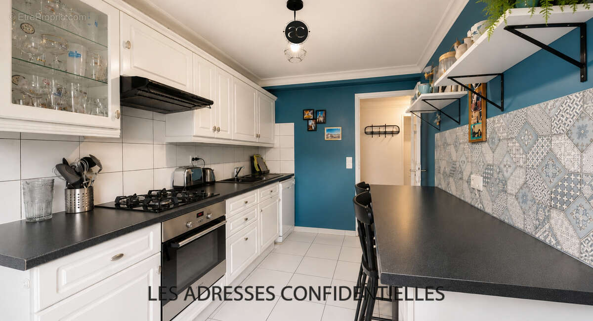 Tassin-la-Demi-Lune   Appartement 3 pièces de 72 m2   Garage inclus - photo 9
