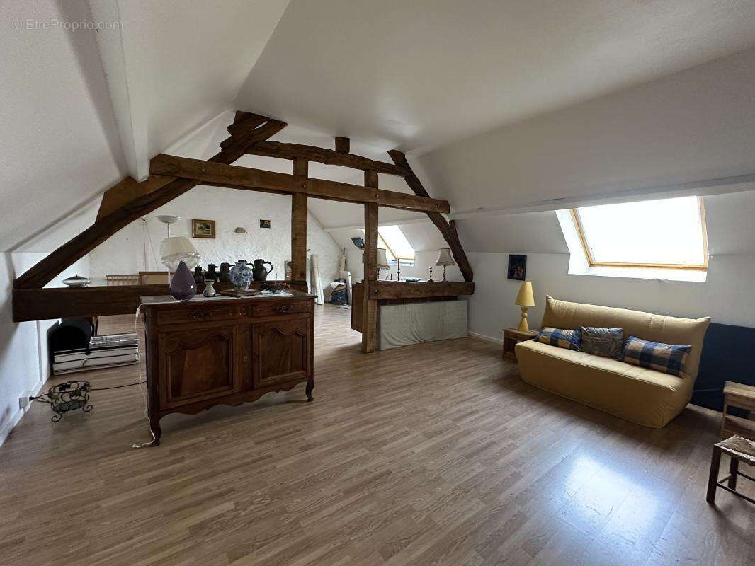 Maison à ISLES-LES-MELDEUSES