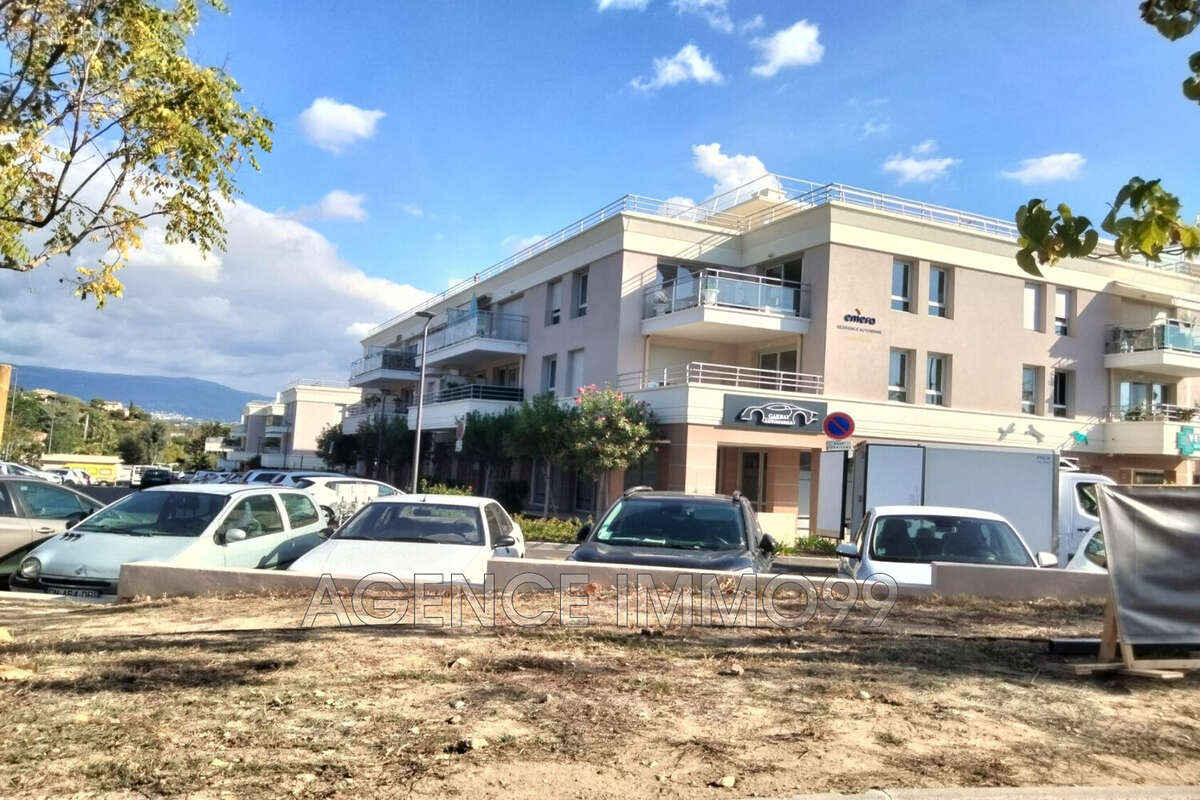 Parking à MANDELIEU-LA-NAPOULE